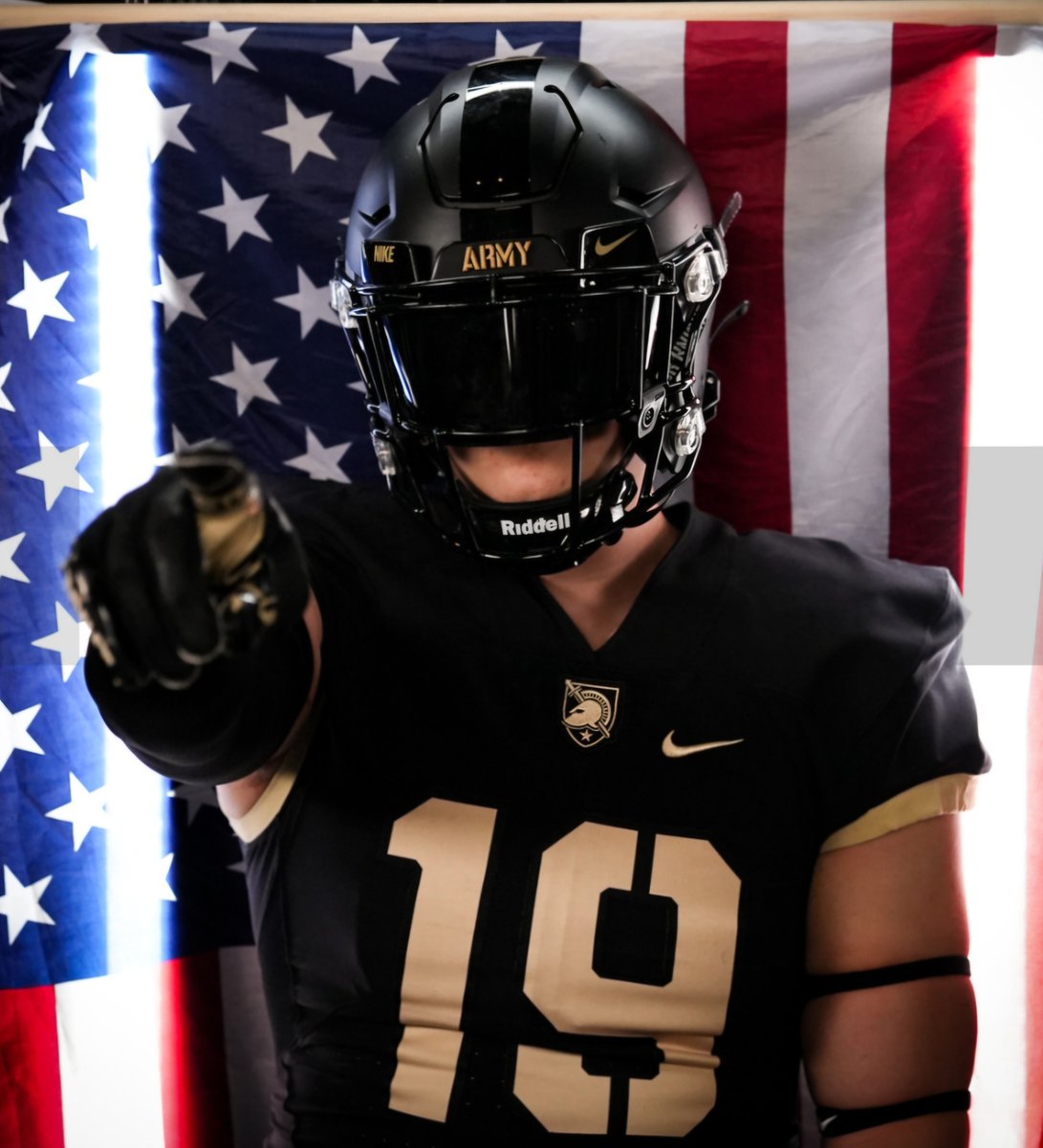 JacksonBlanch07's tweet photo. What an amazing weekend. @ArmyWP_Football does it like no one else in the country. The brotherhood is real. Beat Navy! @CoachJeffMonken @cblackshear @Coach_Burks https://t.co/Or1ufGPfq2