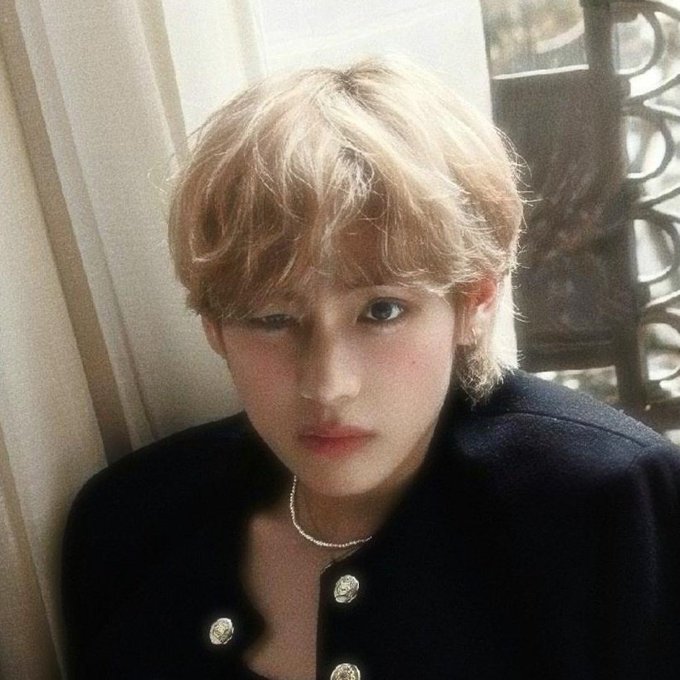 (ꪜ) (@thvwaist) on Twitter photo 
