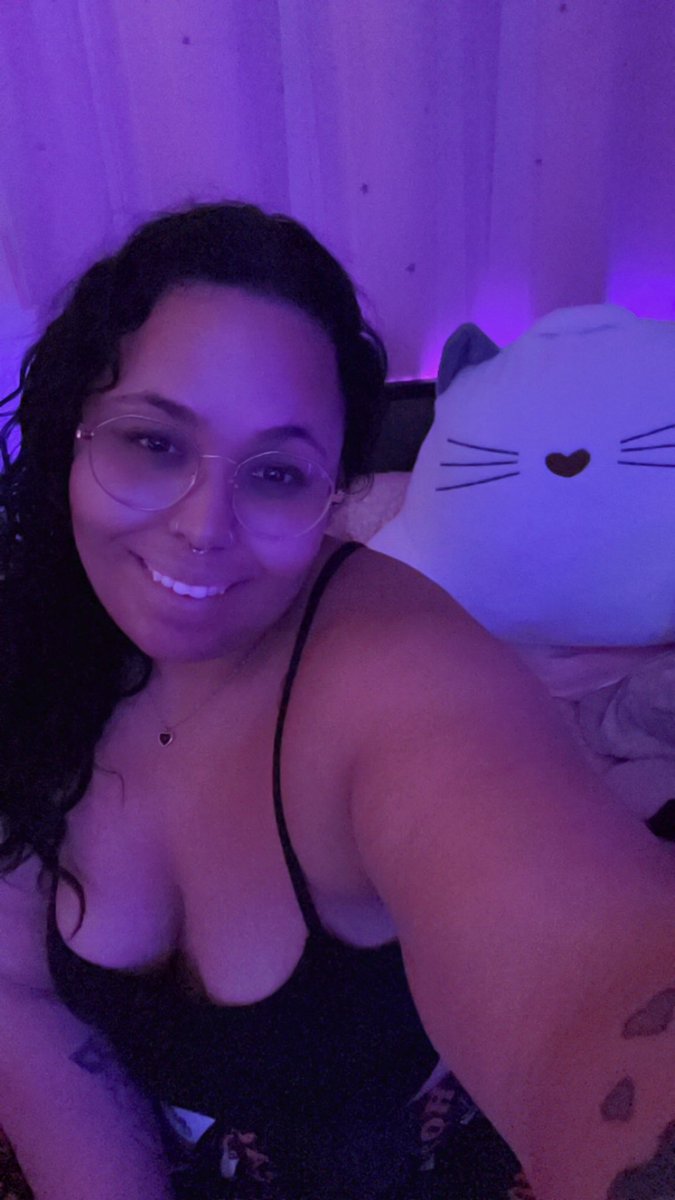 Hi my loves! This is my new page! I promise I’m real! The old page will be deactivated later this week once I follow my moots back! 🩷🖤