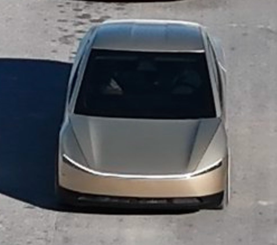 $TSLA
스티어링 휠이 달린 사이버캡??