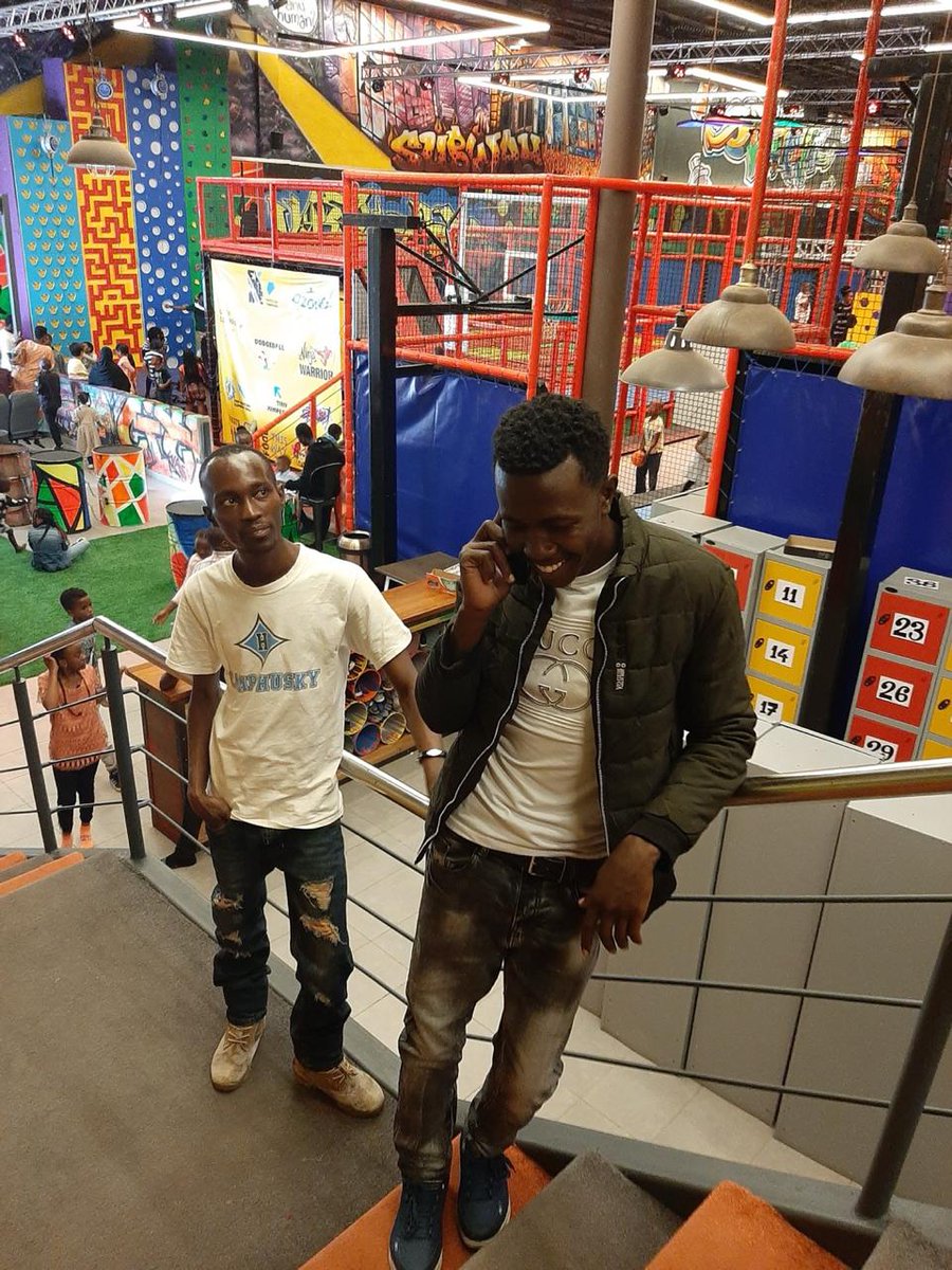 robimoon13's tweet image. What a beautiful day. Through this door I can see myself and the environment