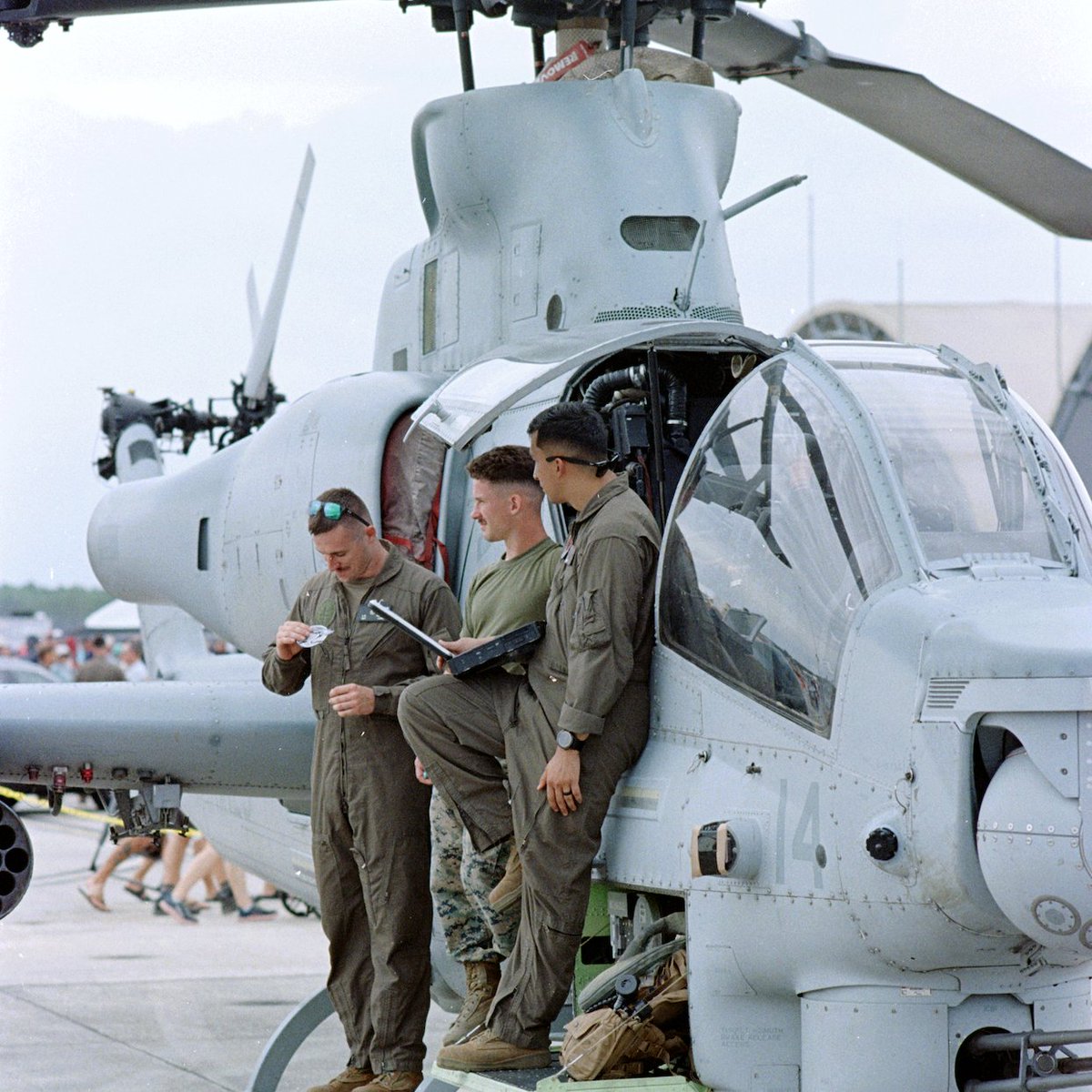 写真垢です。
1ミリもエロくないアカウントなので会社でも安心して見ることができます!!✨
↓
@PhotofavM 