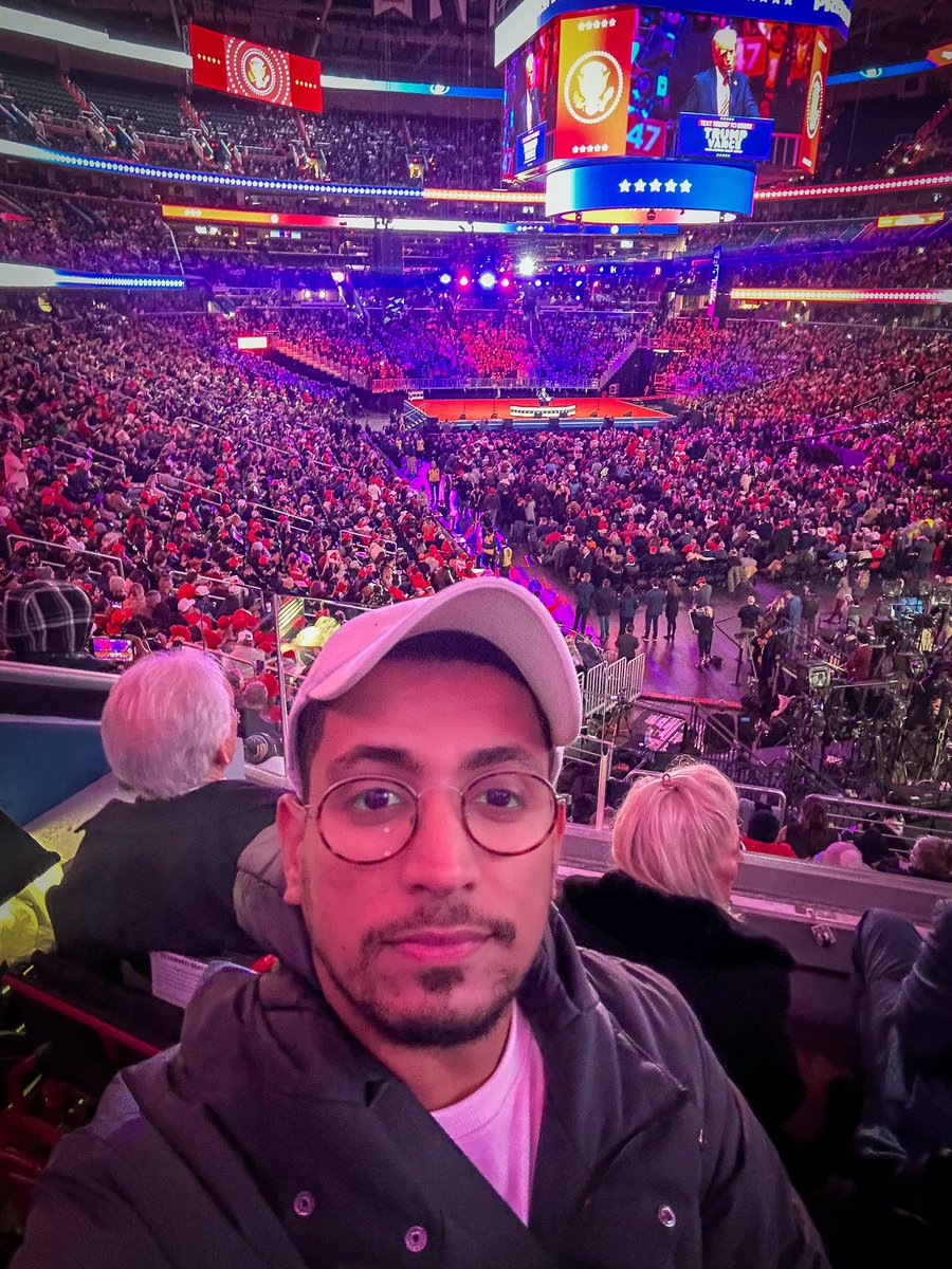 Just doing journalism!
تغطية "حفل الانتصار" كما يسميه ترمب وأنصاره عشية تنصيبه رئيساً من جديد.

#Trump