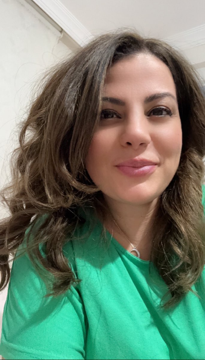 gurbetcinene's tweet photo. Gülmek iki insan arasındaki en kısa mesafedir..

Ne haliniz varsa gülün.. 

GツN🌙DIN 💙🤍❄️☕ https://t.co/OZKYRlKhfo