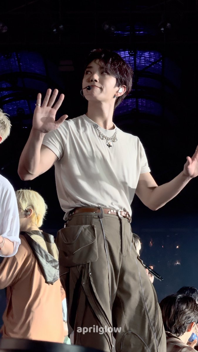 ๐๐ฝ๐ฟ๐ถ๐น๐ด๐น๐ผ๐๐ฆ (@_aprilglow_) on Twitter photo 250119 
๐
#JOSHUA #์กฐ์์ 
#์ธ๋ธํด #SEVENTEEN 
#SEVENTEEN_RIGHT_HERE_IN_BULACAN 250119 
๐
#JOSHUA #์กฐ์์ 
#์ธ๋ธํด #SEVENTEEN 
#SEVENTEEN_RIGHT_HERE_IN_BULACAN