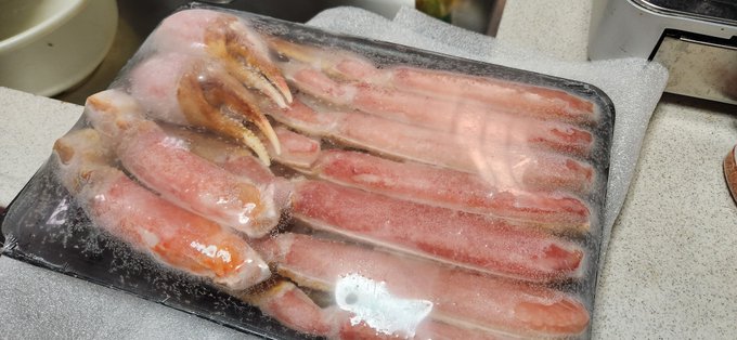 かに
どうやって食べるか悩んでる
解凍します 