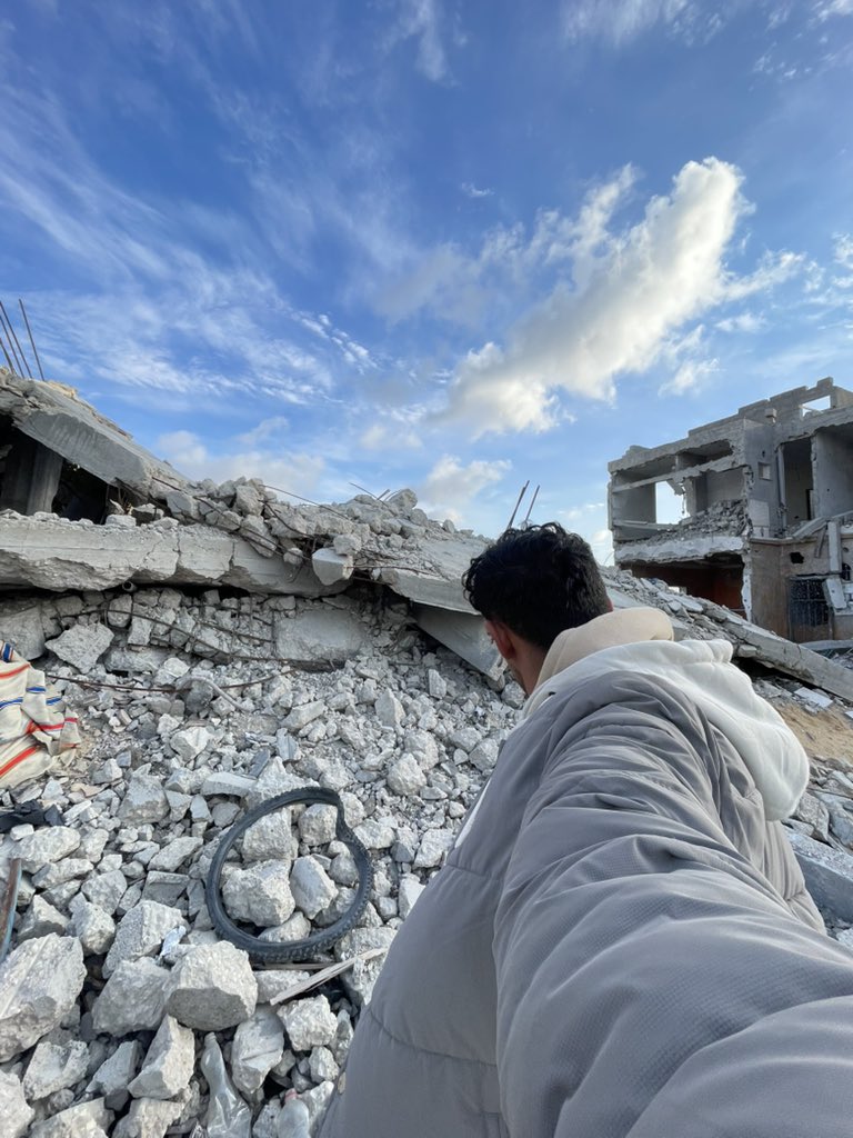 mahmoouddj's tweet photo. Hello world.

I am alive.

Thank you all for standing with me and raising the Palestinian voice.

I am sorry for not being here all day, but I had to go to my home that was destroyed by the Israeli occupation.

I need your help for my family
https://t.co/St4x36keBU https://t.co/Jr2mLMwDKe