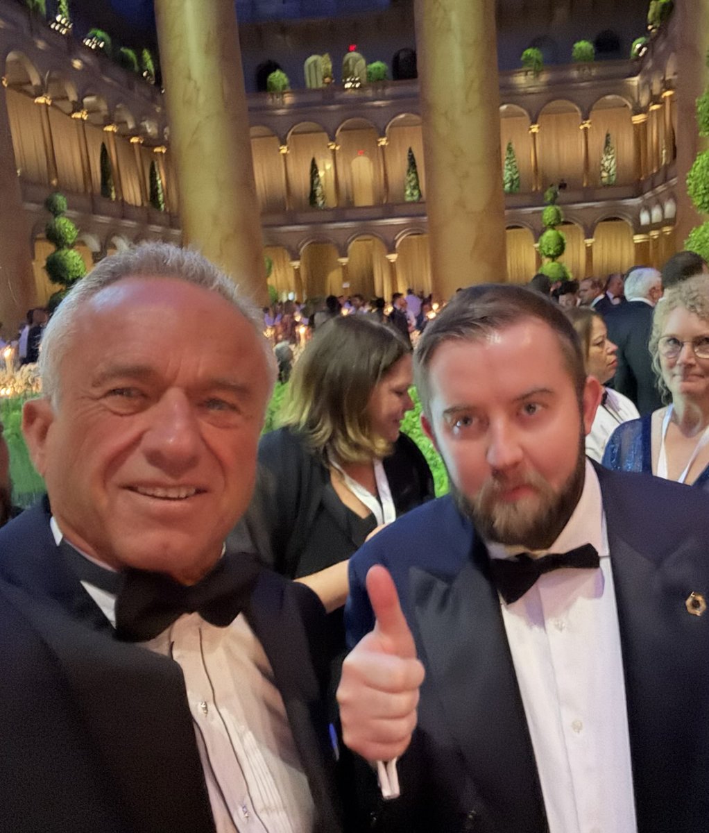 SergeyNazarov's tweet image. Great conversations at the Trump Inaugural Committee Candle Light Dinner tonight. I can see a whole new path for the blockchain industry that simply did not exist a few months ago. Exciting times ahead for our industry.