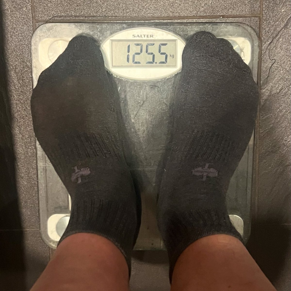 Yo! 🤩
Monday weight update.
6h40mins light intensity exercise done ✅
Only 100g difference in weight,I know there will be weeks like this 🙂💪🏻
Have nice day everyone! 
#ruszdupe
#moveyourass
#slowheroteam
#slowjogging
#indoorcycling 
#weightlossjourney 
#weightloss
#london