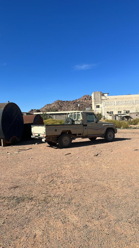 تم العثور على جيب المفقود بالقرب من محطة الصيهد من قبل فرحان بدر الصنيدح وعبدالرحمن فرحان الصنيدح . وتم تسليم الجيب للجهات الأمنيه . وجاري البحث عن المفقود . 
#جمعية_فزعة_لشمال_للبحث_والانقاذ  #فريق_فزعة_الشمال_للبحث_والانقاذ