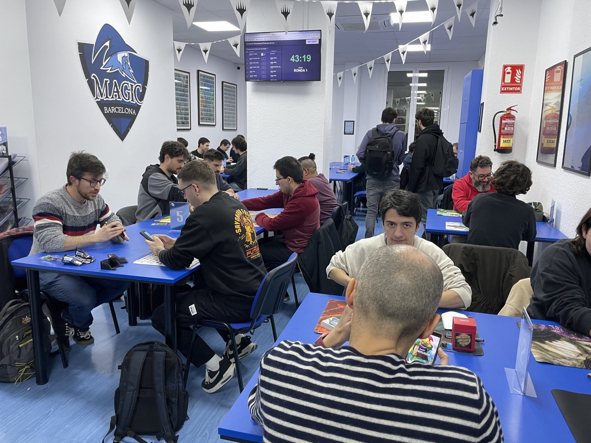 MagicBarcelona_'s tweet image. 🦇 ¡Este fin de semana celebramos el #PreviewEvent de #MTGInnistrad!

Gracias por venir al evento, esperamos que disfrutárais montando el mazo y jugando las partidas. 

Y, si no te quieres perder los próximos torneos, ¡encuentra toda la información en el enlace! 🙌

🧙‍♂️ Eventos…