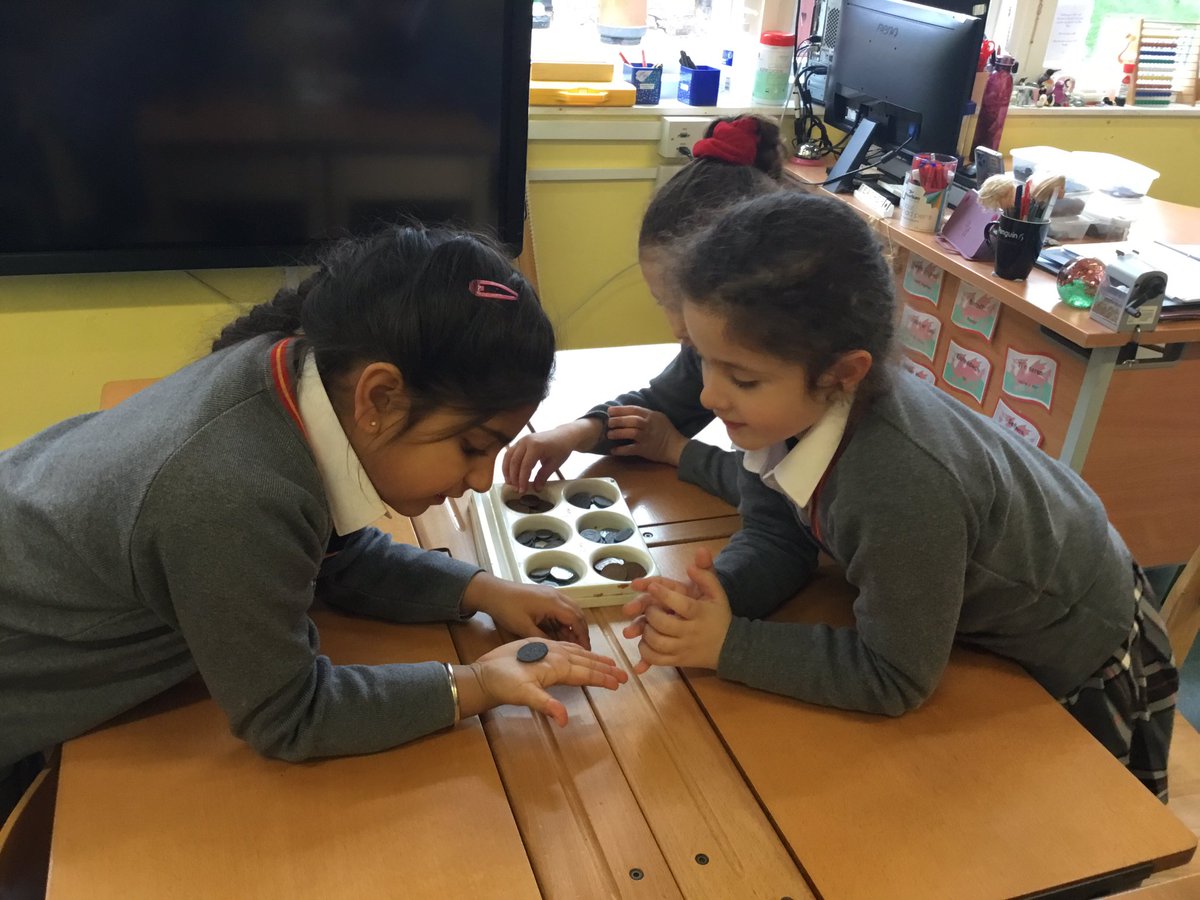 #SJCR7 pupils are using money in #SJCMaths. #SJCInfants