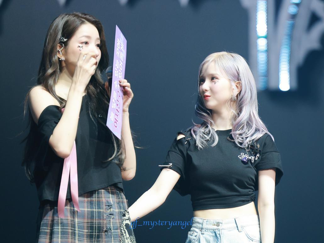 gf_mysteryangel's tweet image. 250119 여자친구 막콘 소원 은하❤️
🦊🐰🥺
#여자친구 #GFRIEND #소원 #은하 #SOWON #EUNHA