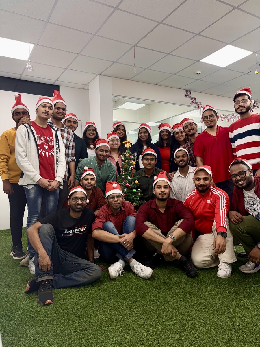 gluestack's tweet image. 20 days into 2025, and we’re ready to take on new challenges with our fresh roadmap for gluestack. 🚀

Say hello 👋 to the amazing team making it all happen—because someone has to steer the ship (and occasionally argue over pizza).