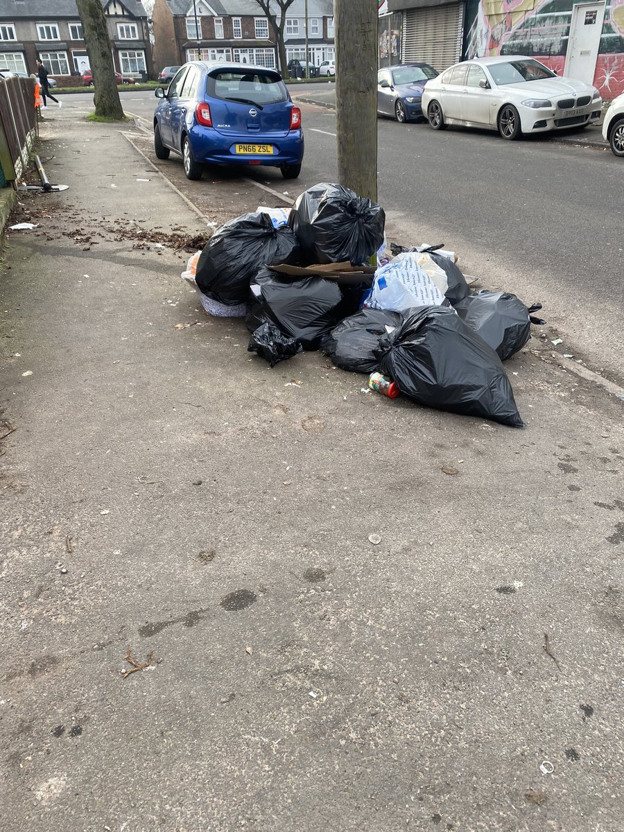 B82nh Twyford road by electric substation why everyday rubbish fly tipped here can our elected councilors Mp and fly tipping department sort this out permanently 🙏🏾 <a href="/liambyrnemp/">Liam Byrne MP</a> <a href="/BCC_Help/">BCC Customer Service</a> <a href="/WardEndBiz/">Ward End Business Assoc</a> <a href="/birmingham_live/">Birmingham Live</a> <a href="/UKLabour/">The Labour Party</a>