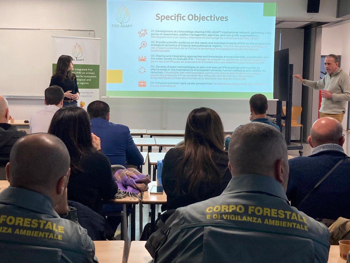 FIRE_ADAPT's tweet photo. Hoy hemos empezado el #StudyHub de Francia, la primera etapa, en📍Niza 😊

✅ Bienvenida y explicación del proyecto: objetivos de #FIREADAPT y desarrollo. 
✅Presentaciones a cargo de organizaciones locales #Force06 @AlpesMaritimes y @sdis_06: quemas prescritas en #AlpesMaritimes, gestión y regulaciones.
✅Franco Casula de #SardegnaCorpoForestale @Reg_Sardegna ha explicado el uso del fuego en Cerdeña: 50-200 ha/año y 80-220 contrafuegos/año.

👉Más info sobre #StudyHub Francia: https://t.co/YYQYCDNwV9
