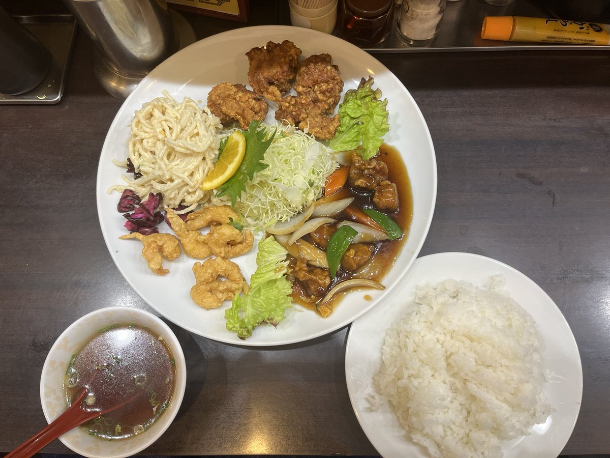 地元に昔からある中華屋さん😈
ここのご飯を食べて育ちました🤡