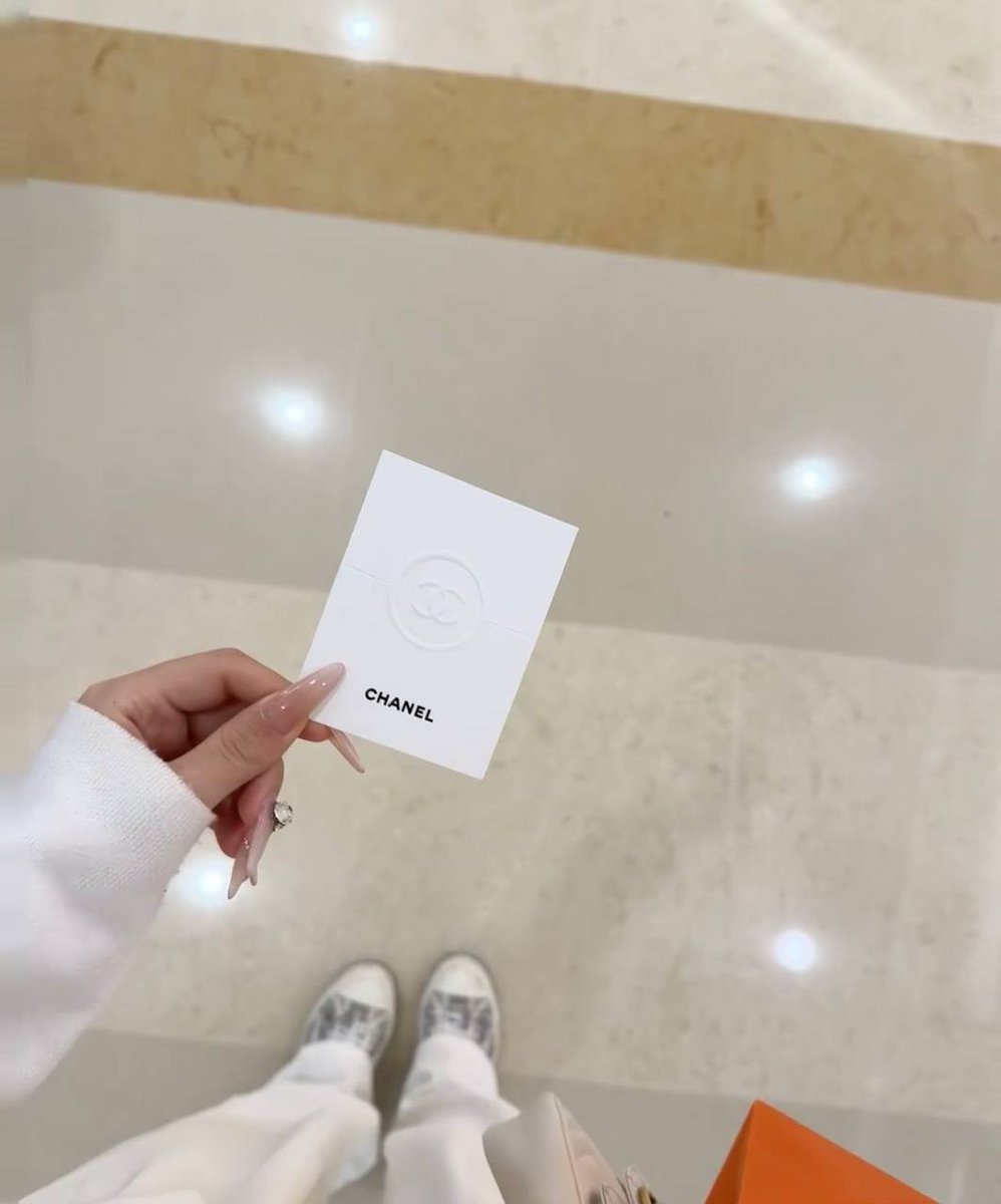 I love to go shopping 🤩