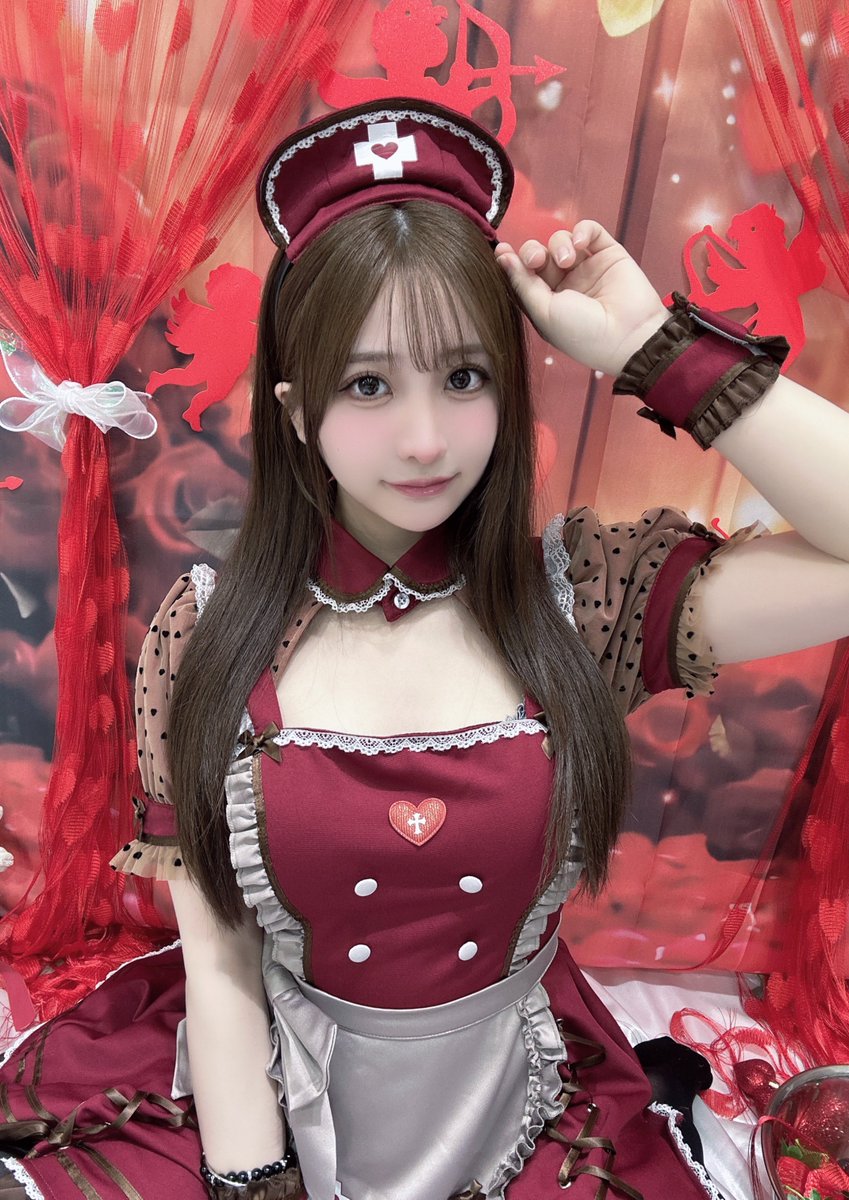 バレンタインチェキ発売中♥️
1着目こんな感じです🍫

https://t.co/BUgduAyNmP https://t.co/BhLcjWop8O