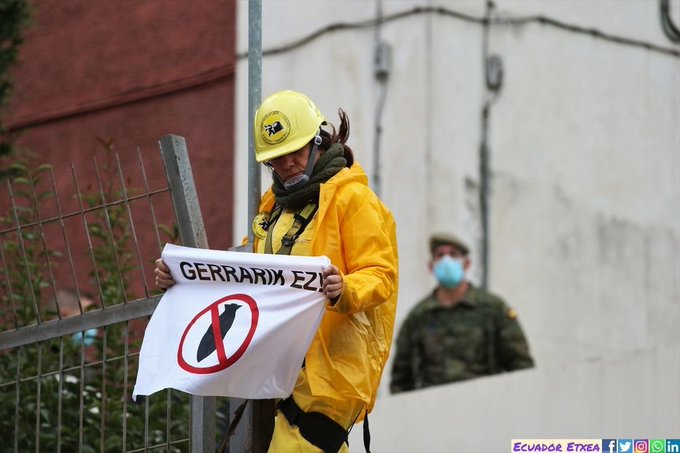 🟨⬛️  ¡🚨Hoy arrancamos  en #Bluesky🚨!
 Desde nuestra cuenta en Bluesky, también compartiremos noticias, ideas y reflexiones sobre #Antimilitarismo, #Noviolencia y #DesobedienciaCivil. 
📲 Síguenos en bsky.app/profile/mocbil…  y únete a la conversación.  ¡Te esperamos! 💬