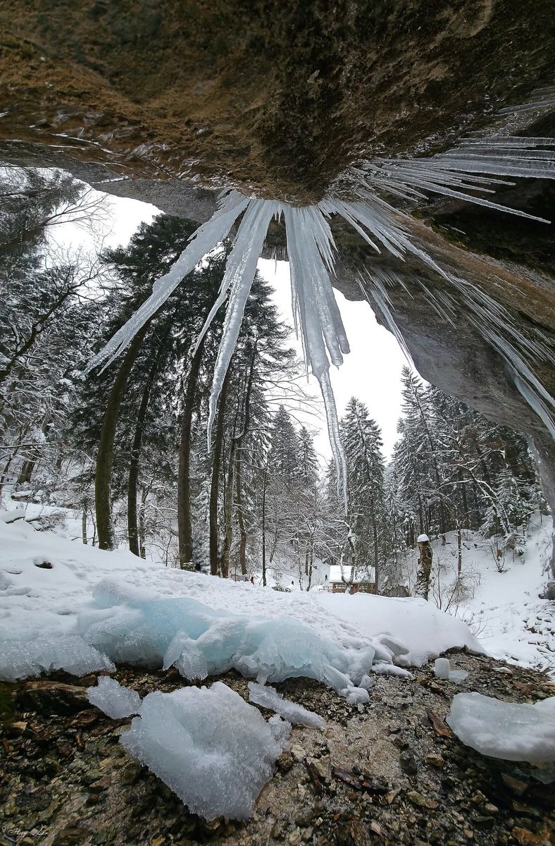 Travel_2Romania's tweet photo. 🥶❄️ Canionul 7 Scări - Timișu de Jos ❄️🥶 #România
©️Flory Dan 
#TraveltoRomânia https://t.co/W8GwbjyFaE
