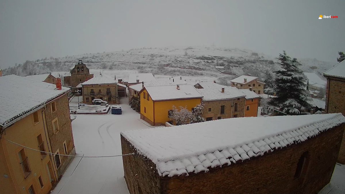Bonita nevada sobre Ciruelos del Pinar (GU). Temperatura actual: 0,2°C
#SierraNorteGuadalajara
<a href="/ibericam/">Ibericam</a> <a href="/meteoibericosur/">Manolo Sabater</a> <a href="/ElTiempoCMM/">El Tiempo CMM</a> <a href="/tiempo_guada/">Meteo Guada ☀️🌧️🌩️🌨️</a>
