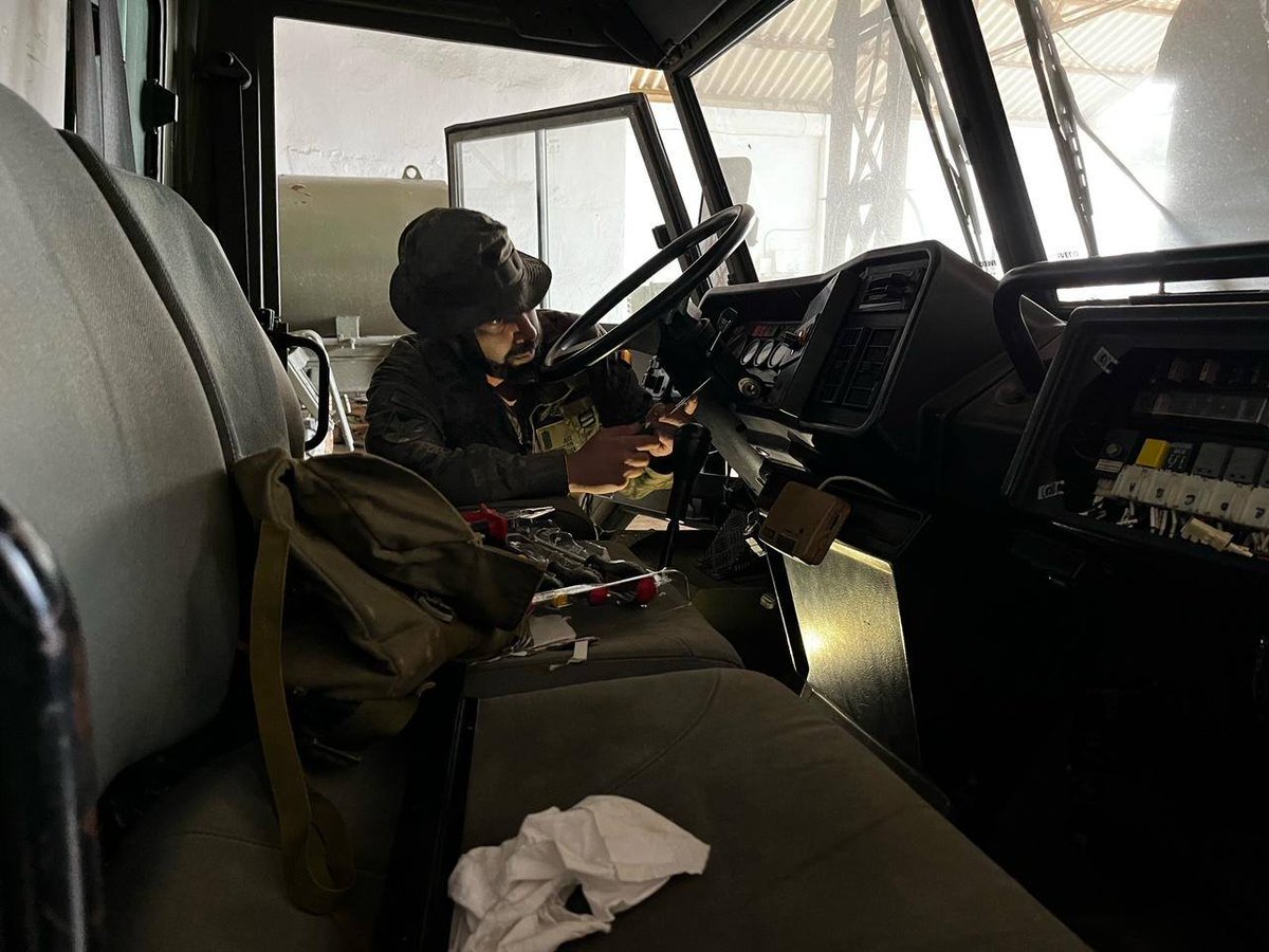 ☀️ #Buenosdías, iniciamos una nueva semana destacando el valor la labor de los distintos "Escalones de mantenimiento" del #EjércitodeTierra, que asisten a las diferentes unidades garantizando la operatividad y buen funcionamiento de estas.
✅ Equipos, sistemas y armamento