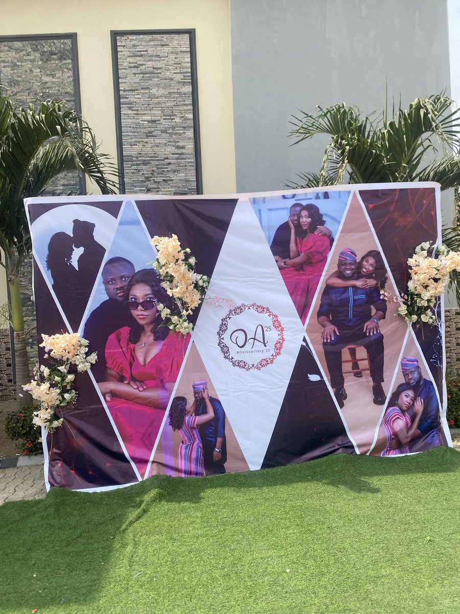 printprong's tweet photo. Over the weekend, we were honored to celebrate love at #OAlovestory’25! 💍✨

From customized souvenirs like jotters, keyholders, and paper bags to designing stunning backdrops, we brought their vision to life. 🖤

Thank you for trusting us to make your day special!

#PrintProNG https://t.co/EuXqrtKh3R