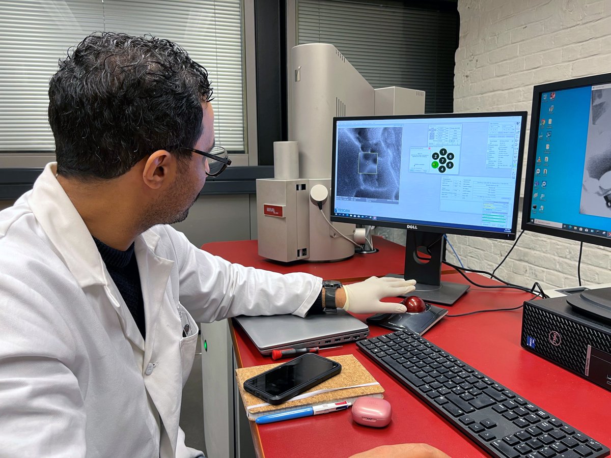 ArtsetMetiers_'s tweet photo. 🔬 Dans le cadre du projet Evolutive Learning Factories (ELF), le laboratoire MSMP du campus Arts et Métiers de Lille a acquis un nouvel équipement : le microscope électronique à balayage, grâce à une convention de mécénat signée avec l'entreprise Vesuvius ! https://t.co/aRxLMXGUuQ