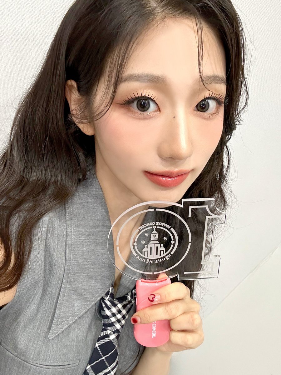キッスエンタ / KISS Ent (@kissent2010) on Twitter photo LOVELYZ CONCERT
冬の国のLOVELYZ 4 IN JAPAN
D-2🤍
#JeongYeIn セルカ到着❄️
Lovelinus楽しみにしていてくださいね✨
❄2025.01.26
❄Toyosu PIT
公演詳細
🔗kissent.jp/contents/872194
<a href="/Official_LVLZ/">Lovelyz_Official</a>
<a href="/OfficialLVLZ_JP/">Lovelyz Japan Official</a>
#Lovelyz #러블리즈 #冬の国のLOVELYZ4
#Lovelinus LOVELYZ CONCERT
冬の国のLOVELYZ 4 IN JAPAN
D-2🤍
#JeongYeIn セルカ到着❄️
Lovelinus楽しみにしていてくださいね✨
❄2025.01.26
❄Toyosu PIT
公演詳細
🔗kissent.jp/contents/872194
<a href="/Official_LVLZ/">Lovelyz_Official</a>
<a href="/OfficialLVLZ_JP/">Lovelyz Japan Official</a>
#Lovelyz #러블리즈 #冬の国のLOVELYZ4
#Lovelinus