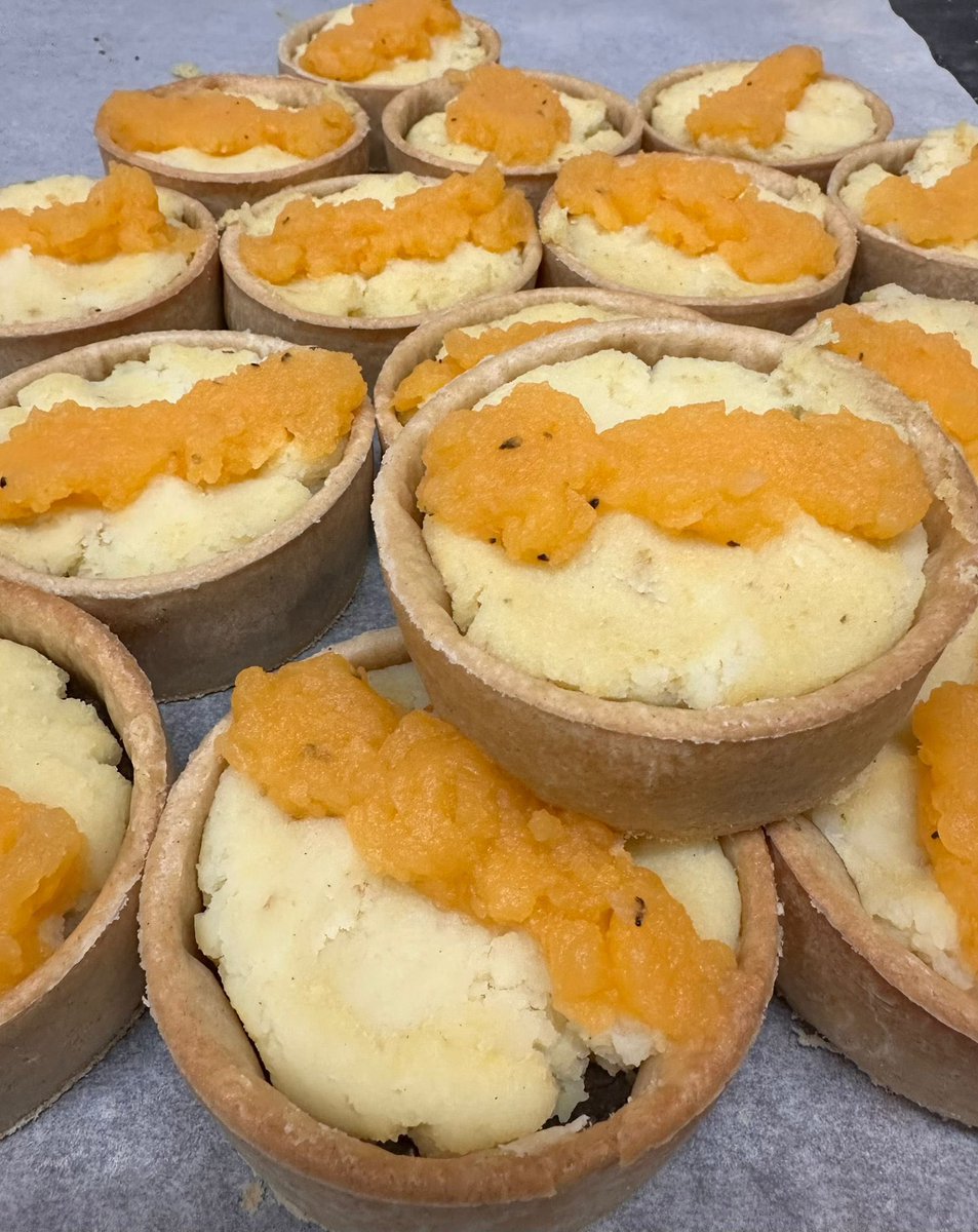 Burns Night Special 🏴󠁧󠁢󠁳󠁣󠁴󠁿

Haggis, Neeps and Tatttie Pie all this week - £2.20 each