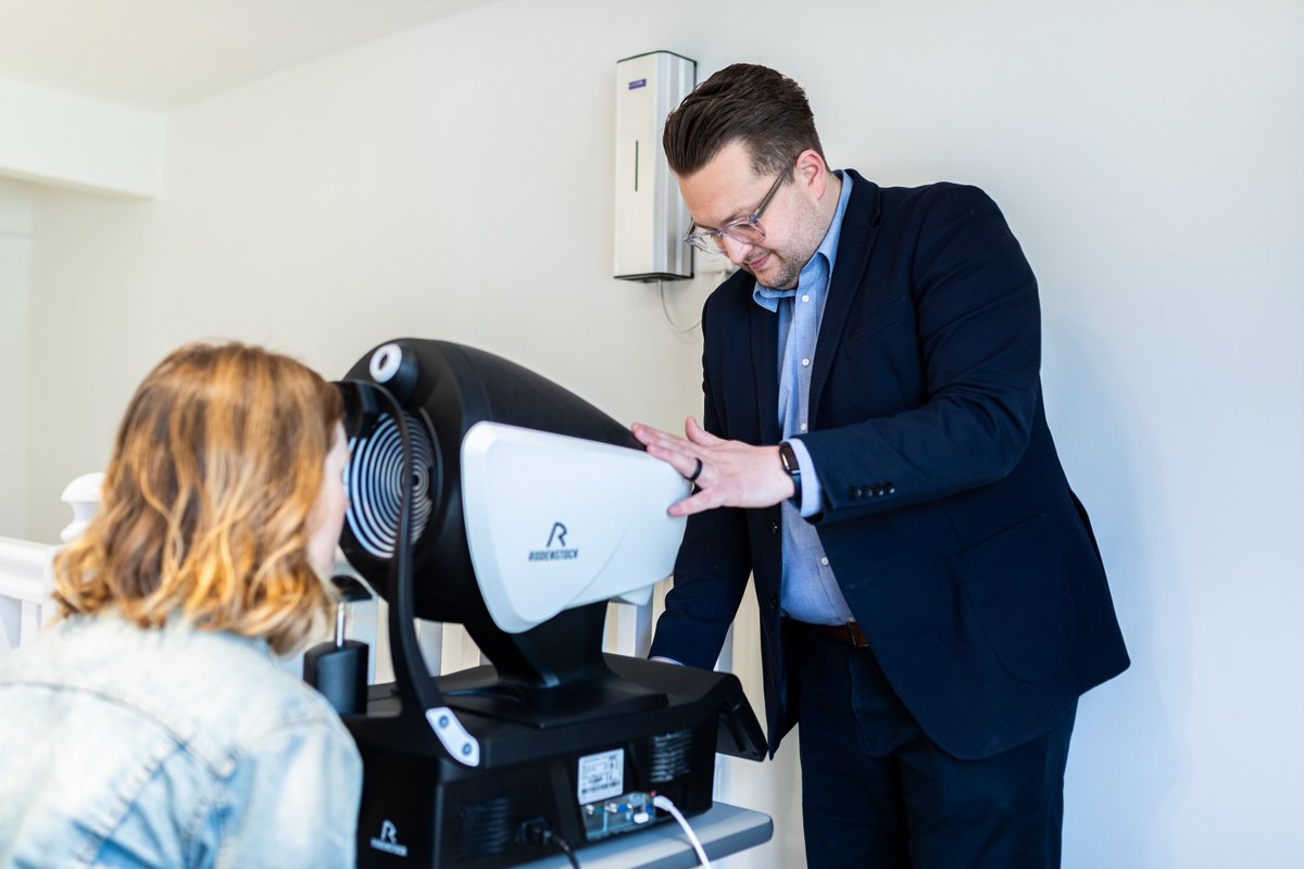 Did you know that your eyes are as individual as your fingerprints?

Our Rodenstock DNEye scanner captures biometric measurements to create lenses tailored just for you, delivering unmatched clarity. It’s the most personalised service for your eyes!
