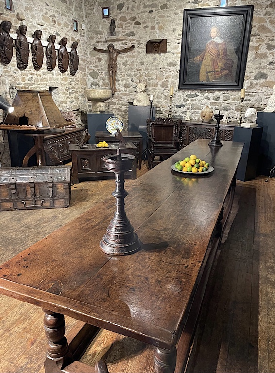 jackie_simonini's tweet photo. The magnificent “mitton hall” 17th century english oak refectory table. Circa 1640. 

https://t.co/rVKjO8XaJD

#refectorytable #antiqueoaktable #antiquerefectorytable #englishoaktable https://t.co/5ZxngRGLaF