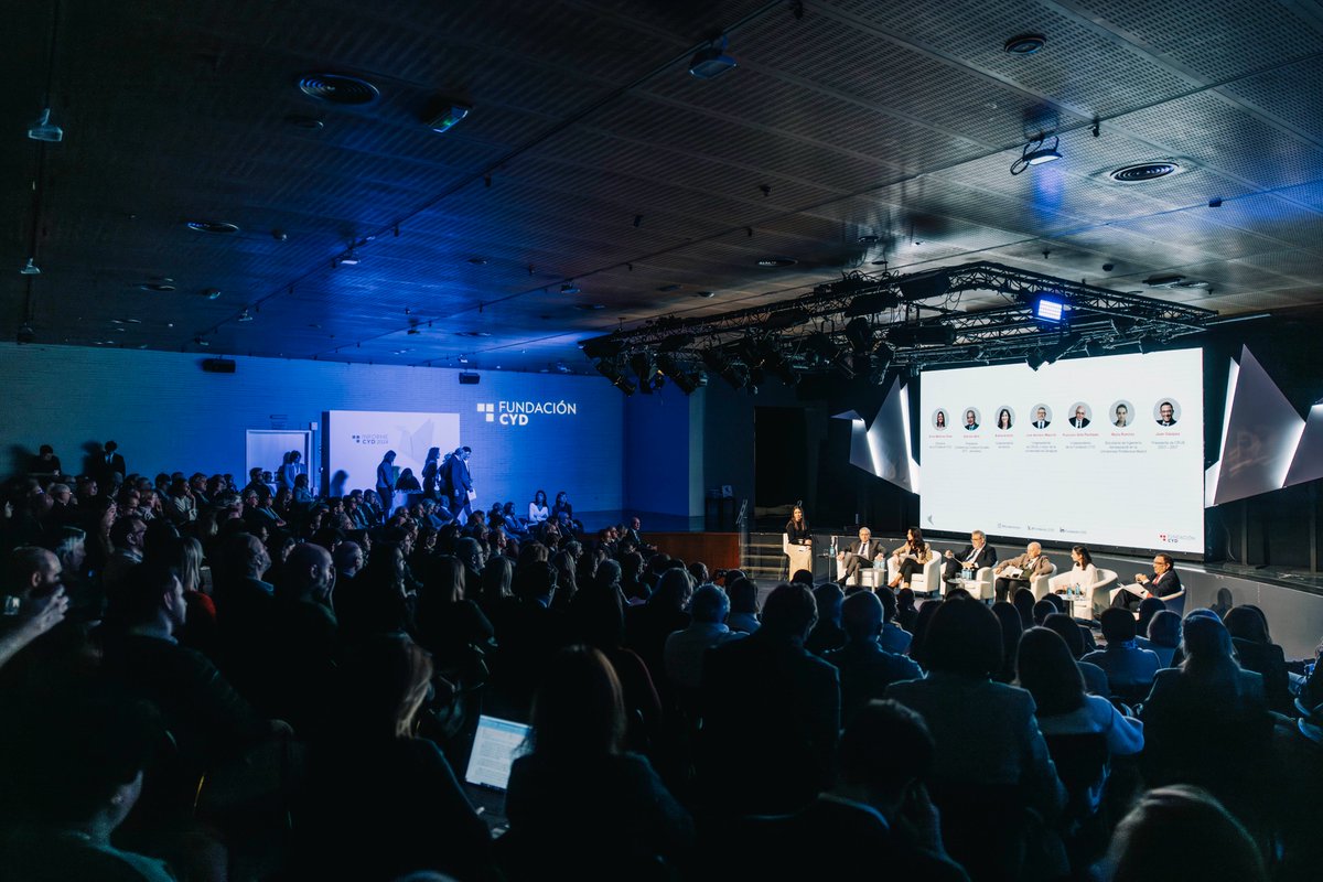 Fundacion_CYD's tweet photo. Muchas gracias a nuestra Presidenta @ana_botin y a nuestro Patronato por acompañarnos en la presentación del #InformeCYD 2024 y por su compromiso y apoyo. Fue un placer poder escuchar el testimonio de la paratriatleta y médica, @srgacio https://t.co/pDm8LwaicU