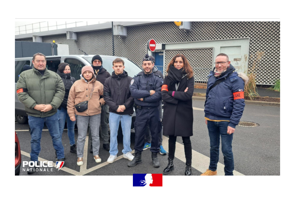 PoliceNat59's tweet image. #ContreLesTrafics | Les policiers de #Valenciennes avec la police aux frontières et la douane ont contrôlé le marché de #Denain. Sur 61 personnes contrôlées : 5 interpellations d'étrangers en situation irrégulière, 198 articles de contrefaçon saisis (valeur estimée : 2500€)