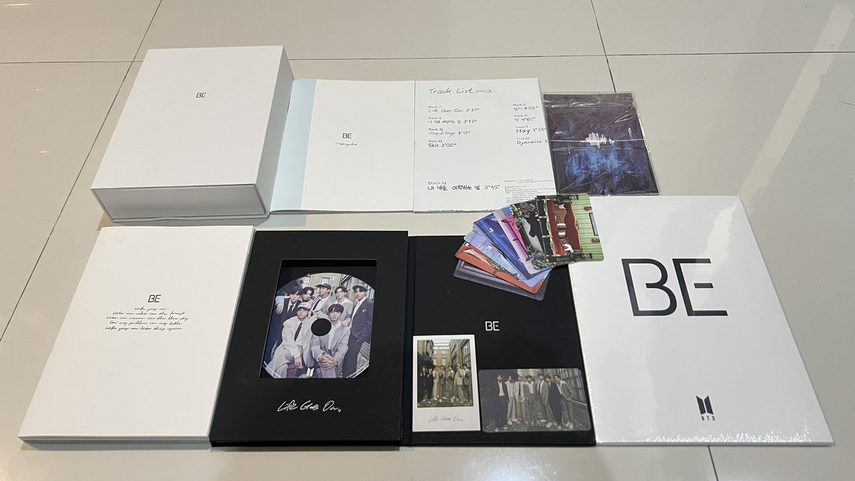catleyaainina's tweet photo. WTS
For Sale
Album BTS BE Deluxe edition
all in include notebook
#BTS #btsBE #albumbts #btsalbum #btsweverse #btsphotocard #photocardbts #wtsbts https://t.co/BeL35dKePF