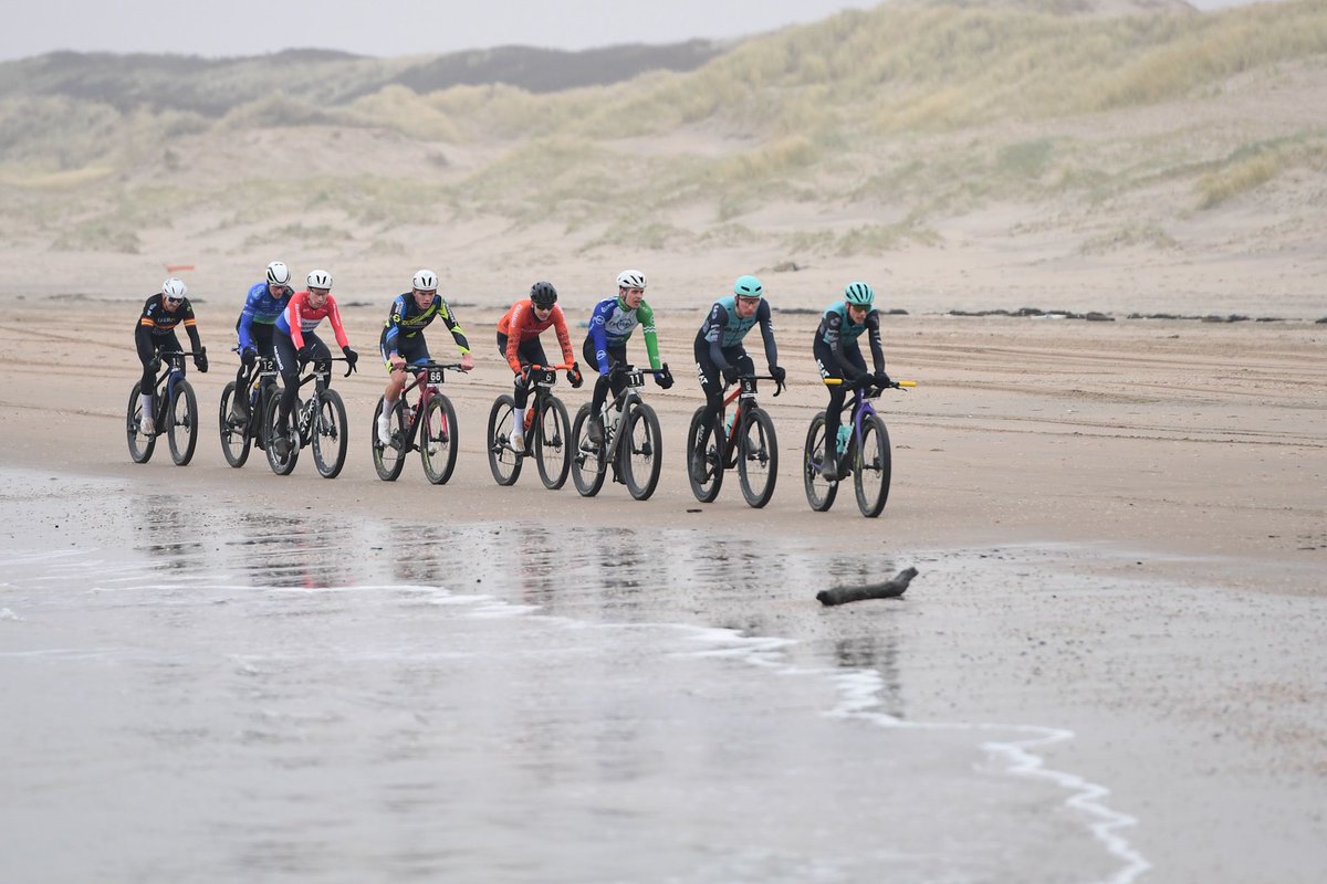 Uitslag KNWU Mountainbike Strandrace in Scheveningen: Op zondag 19 januari vond de KNWU mountainbike strandrace plaats op het strand van Scheveningen. Dit evenement, dat een lange traditie heeft binnen de strandracesport, bood… dlvr.it/THSZ9y #rideit #fietsen #cycling
