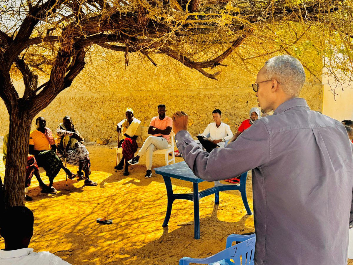 OxfamSomali's tweet photo. Oxfam is working with @CPD_Africa on the Community Driven Development (CDD) initiative in RunShiiqow &amp; Calool Weyn. The community voted on their top 3 project needs, including water system rehabilitation &amp; solar solutions, empowering local priorities for sustainable development. https://t.co/FhBbR9zOYk