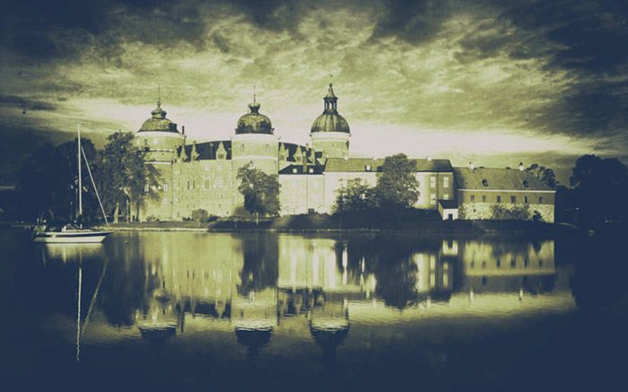 El Castillo de Gripsholm (Suecia).
Artículo: Kurt Tucholsky y El castillo de Gripsholm. Una batalla perdida. 
cultugrafia.com/kurt-tucholsky…