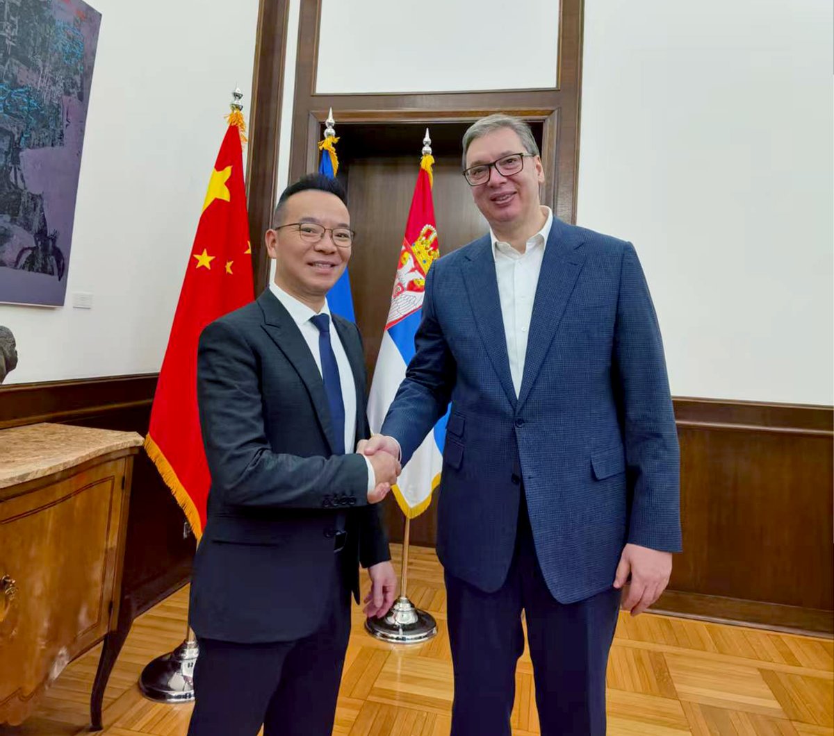 XPENG_AEROHT's tweet image. On January 15th, Serbian President Aleksandar Vučić met with XPENG AEROHT’s Founder Zhao Deli to discuss the future of transportation. 🌍 President Vučić expressed strong support for the ‘Land Aircraft Carrier’, envisioning Serbia as a launchpad for flying cars in Europe! 🚀