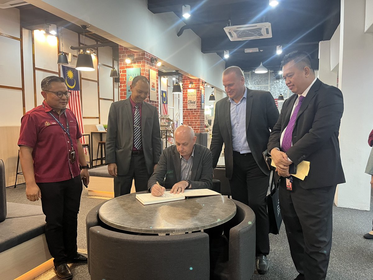 Inst_Koperasi's tweet photo. Lawatan Delegasi Malaysia-Bosnia & Herzegovina Business Council (MBBC)
ke IKMa
20 Jan 25
Perbincangan memberi tumpuan kepada pembangunan modal insan koperasi berdasarkan keperluan sektor pelancongan, makanan dan minuman, serta perkhidmatan di Bosnia-Herzegovina.
#IKMa
#KUSKOP https://t.co/gCSinJ4Sx6