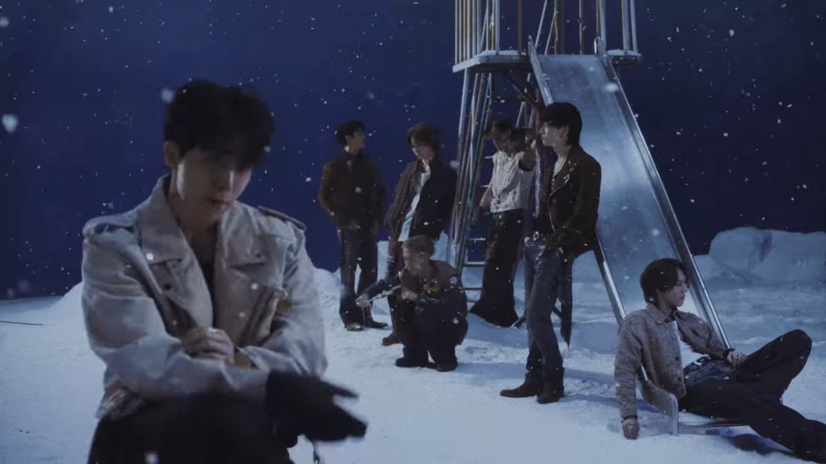 You're my playground มั้ยน้อ 😭😭😭😭 ละคือเป็นสนามเด็กเล่นในฤดูหนาว พ้มอุ๋งอิ๋ง ㅠㅠㅠㅠㅠ

#GOT7_PYTHON_OUTNOW