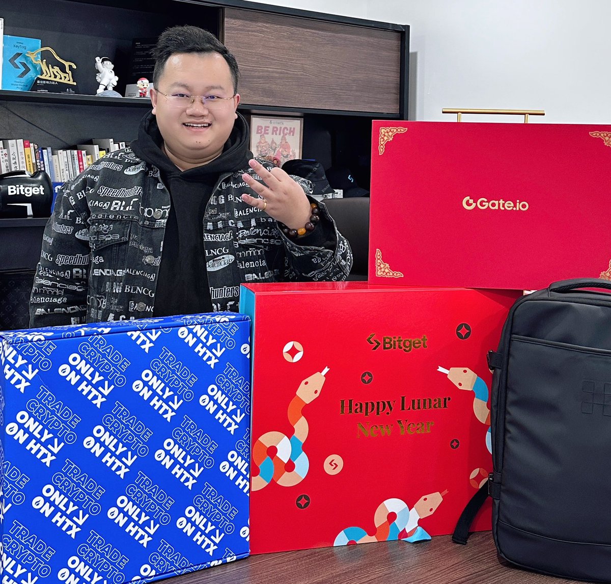 zppeth's tweet photo. #Airdrop 🎁 KFCv50*6
3X  HTX Bitget Gate OKX🥰🎏

🤔#疯狂星期四  🥰抽6名幸运朋友
转，@ 3人，评论，72⏰关注下面
@HuobiGlobal @Bitget_zh @gateio_zh @okxchinese 

搞了个电报群 https://t.co/jJZxZoVd2U
2025大家多互动👏🎏 https://t.co/hBBnAVDsqh