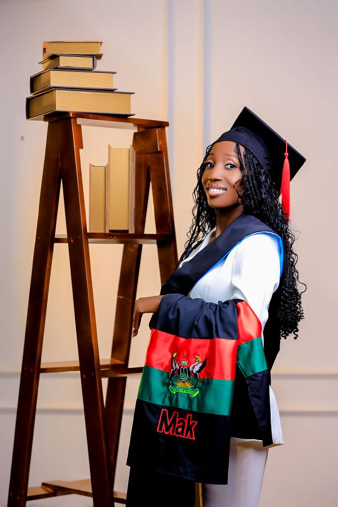 surprisesagos's tweet photo. Congrats for the life achievement and step taken in life and hope for the best. #Mak75thGrad graduates. https://t.co/ZV1jnYPEFl
