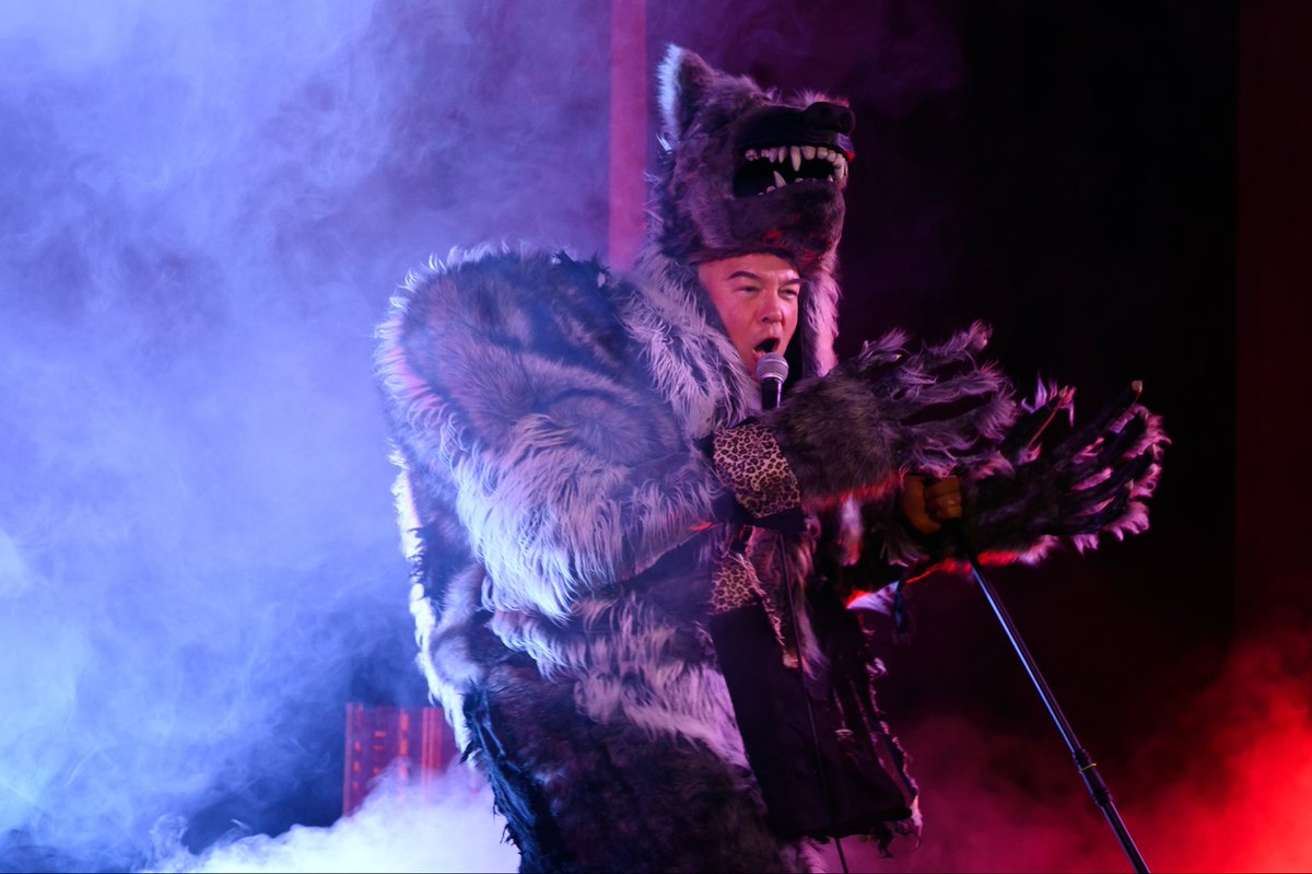 Thoroughly recommended the new Stewart Lee show (Stewart Lee vs the Man-Wulf). 
Not going to try and explain it though.