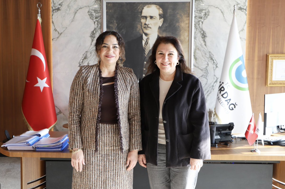 BegumCelikdelen's tweet photo. #tekirdağ Büyükşehir Belediyemizin çok değerli Başkanı Sayın @CandanYceer Başkanımız bizi onurlandırdı, #teski Genel Müdürümüz Sayın Mehmet Ali Şişmanlar bey ile beraber bizi makamında ağırladı, Başkanımızın okul yılları Ankarada geçmiş, biraz geçmişten biraz gelecekten bahsettik, biraz da bugünümüzü konuştuk,
kendisine bölgede #iski olarak #teski ile yaptığımız ortak çalışmaları anlattık,
Başkanımıza ve ekibine harika sohbet ve içtenliği için çok teşekkür ederim..
Ayrıca, kanalizasyon ekibimizin Tekirdağ sahil yolu bandında yaptığı çalışmaları yerinde ziyaret ederek bilgi aldım..
Marmara’nın incisi Tekirdağ her mevsim çok güzel ❤️