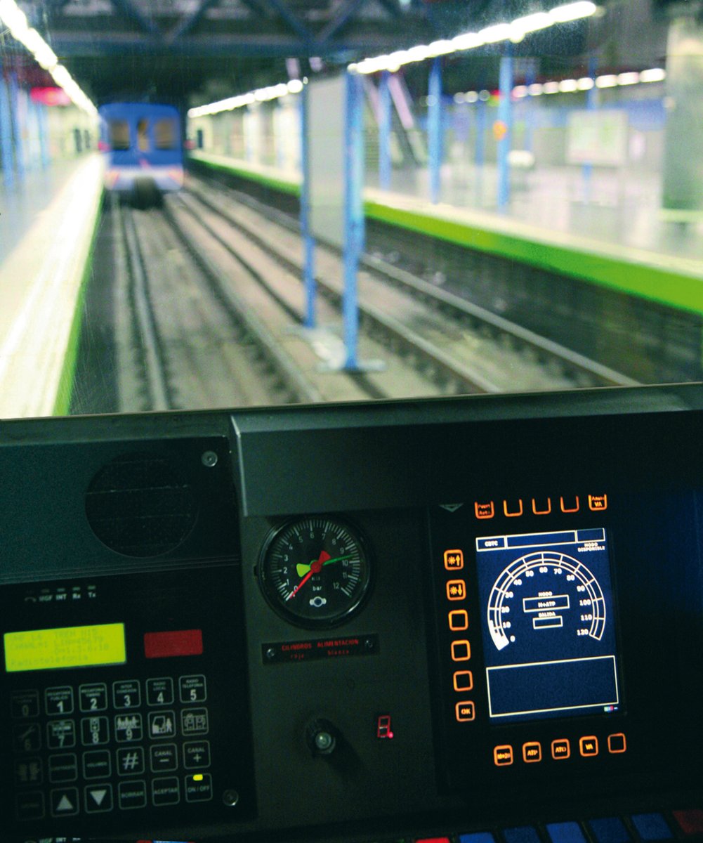 Alstom_es's tweet photo. 🙌 Hemos firmado un contrato con @metro_madrid para modernizar la señalización de la línea 6, convirtiéndola en la 1ª línea sin conductor. ¡Innovación y sostenibilidad en el transporte urbano madrileño! #MovilidadInteligente

https://t.co/4lHxe488qT https://t.co/2np5JBhpeV
