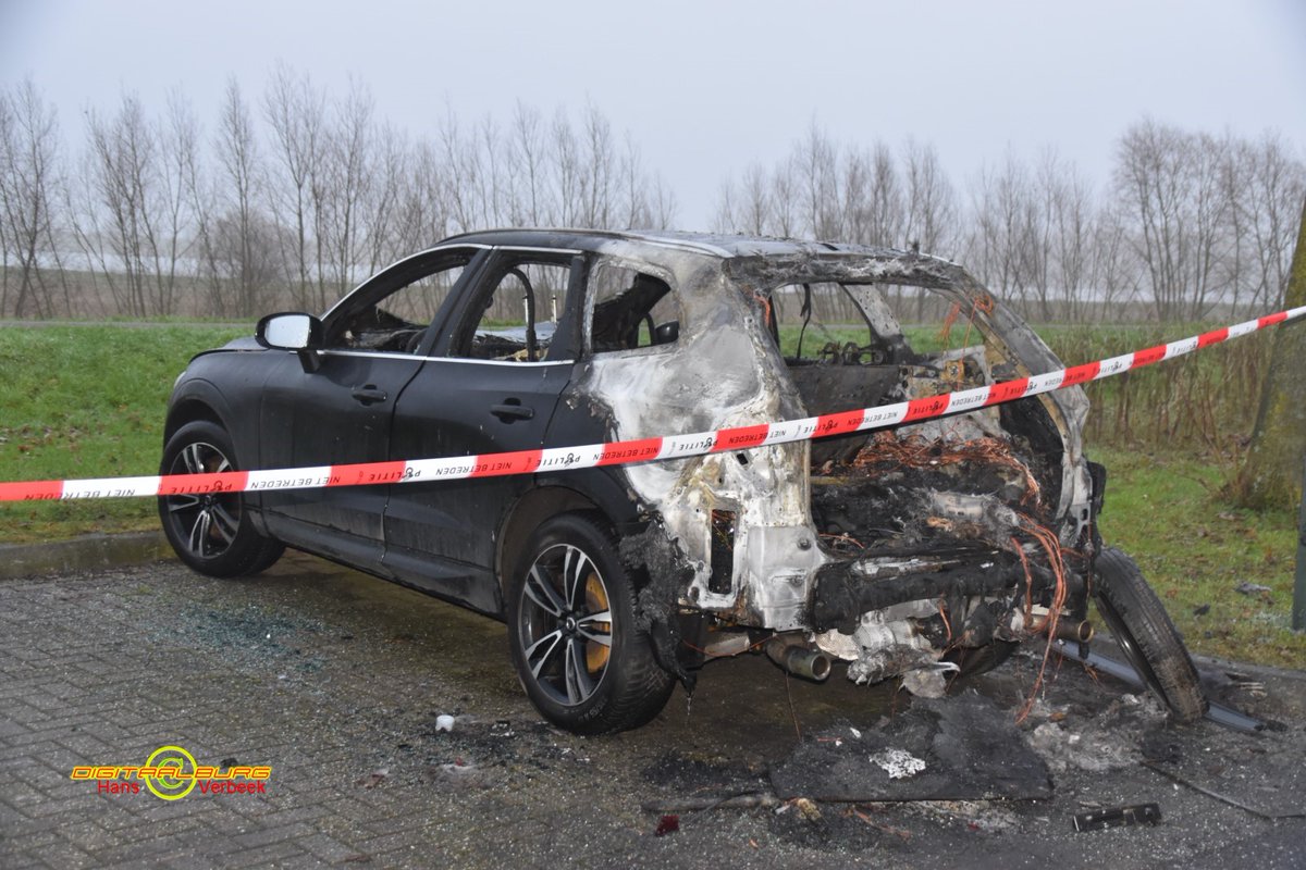 Twee verdachten opgepakt voor autobrand in Brakel
