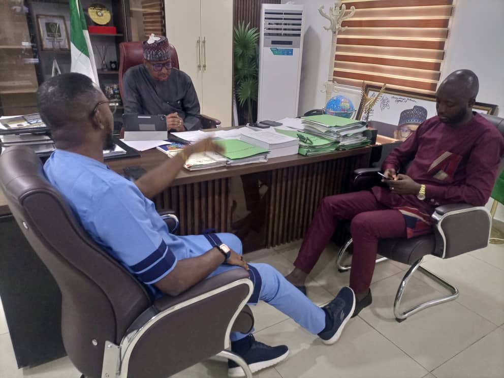 SPORTASTIC 🎮 🖥 📱 (@sayoowolabi) on Twitter photo Courtesy call to the Office of the Chairman of the National Sports Commission, <a href="/ShehuDikko/">Shehu Dikko</a> last week.
I shared my thoughts/advice as regards Esports Development in Nigeria & wished him & the DG the very best.
My buddy <a href="/dejigbenro/">Ayodeji Adegbenro</a> facilitated the visit.
#MadeOfGrace #AEDFSG Courtesy call to the Office of the Chairman of the National Sports Commission, <a href="/ShehuDikko/">Shehu Dikko</a> last week.
I shared my thoughts/advice as regards Esports Development in Nigeria & wished him & the DG the very best.
My buddy <a href="/dejigbenro/">Ayodeji Adegbenro</a> facilitated the visit.
#MadeOfGrace #AEDFSG