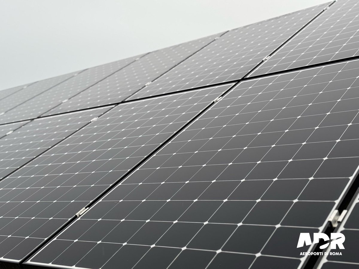 AeroportidiRoma's tweet photo. ⏳ Stiamo per inaugurare la nostra 𝗦𝗼𝗹𝗮𝗿 𝗙𝗮𝗿𝗺, il più grande impianto fotovoltaico in autoconsumo in uno scalo europeo: ci avviciniamo al traguardo del #NetZeroCarbon entro il 2030 

@EnelGroup @CircetTelecoms | #energy #renewables #greenenergyfuture #greenenergy #cleanenergy #sustainability